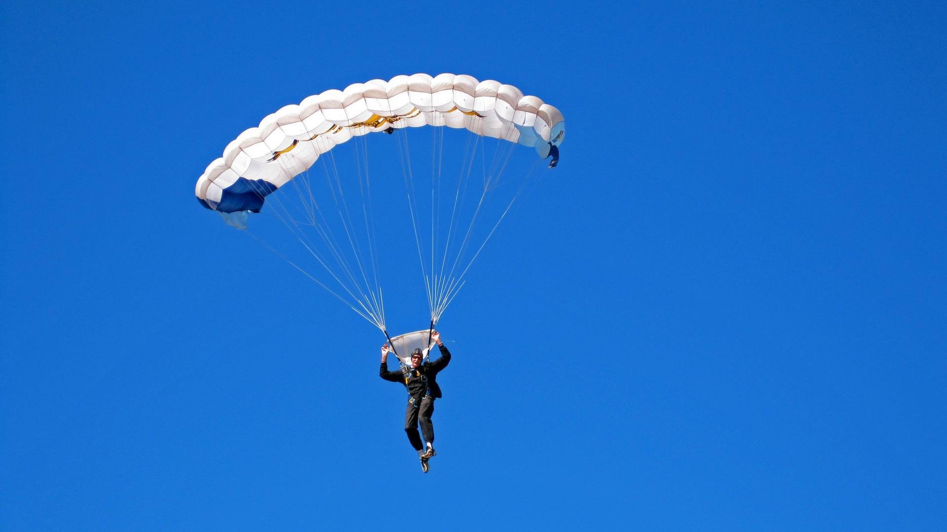 开云真人-“东部新区定向赛场：徒步越野带来全新赛事体验”