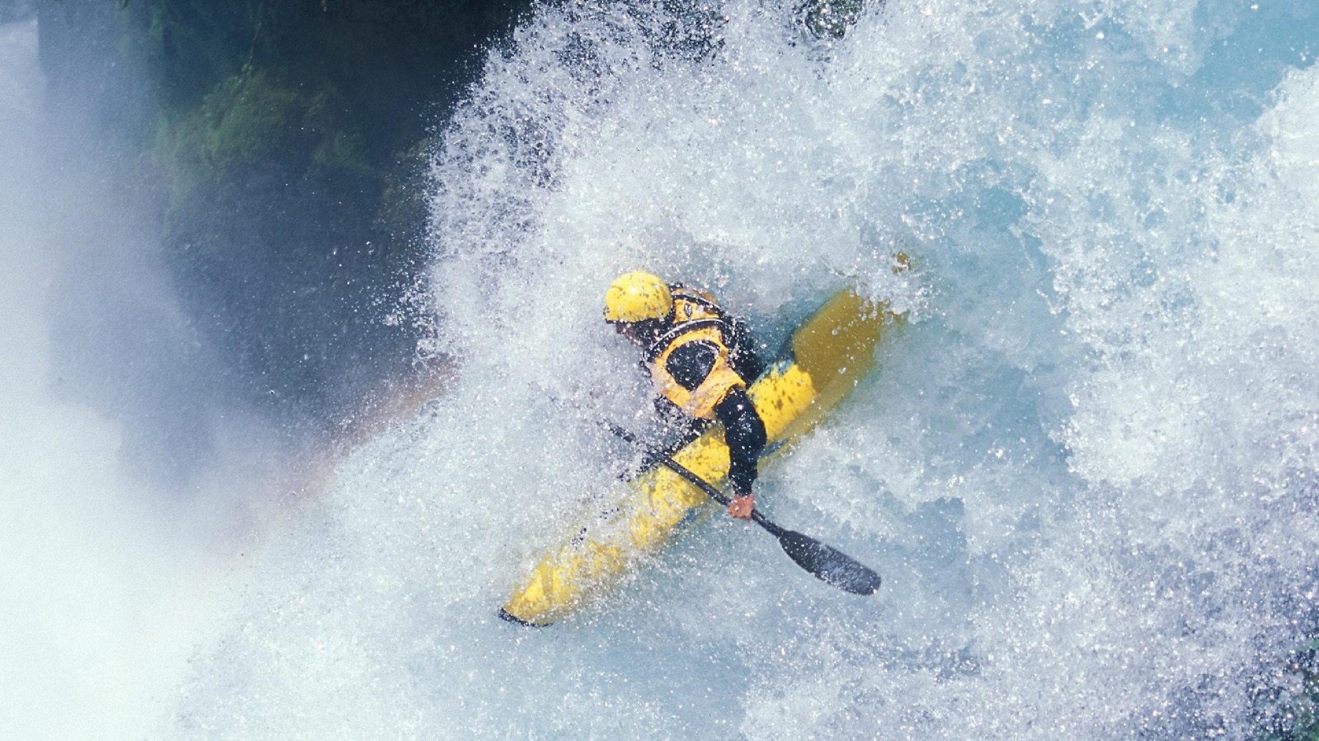 中国足球青训教练员培训课程内容不断丰富，做足球青训教练的行业怎么样